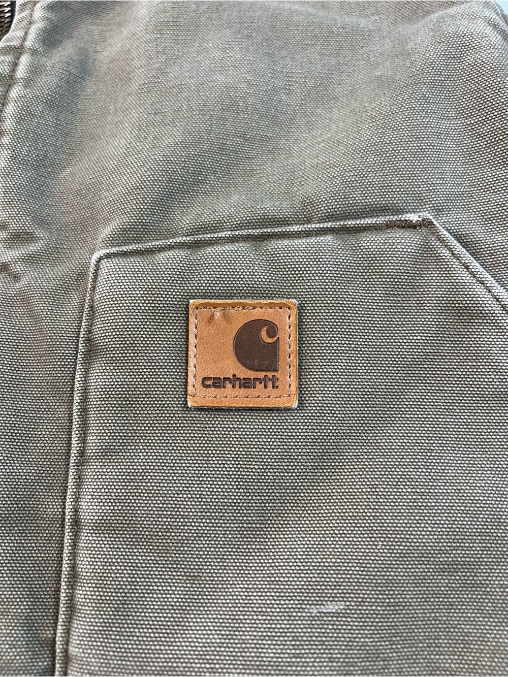 Carhartt Black Jacket Interior with Yellow Logo Label - Picture 4 of 9